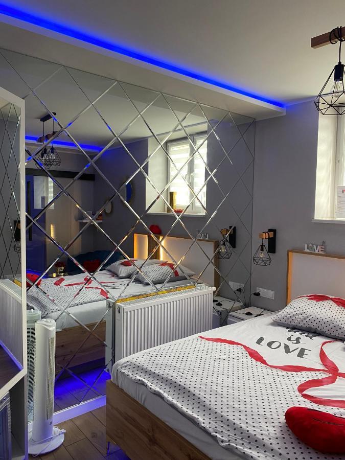 Apartament "Love" Centrum Z Duza Wanna Dla Dwojga Gniezno Exteriör bild